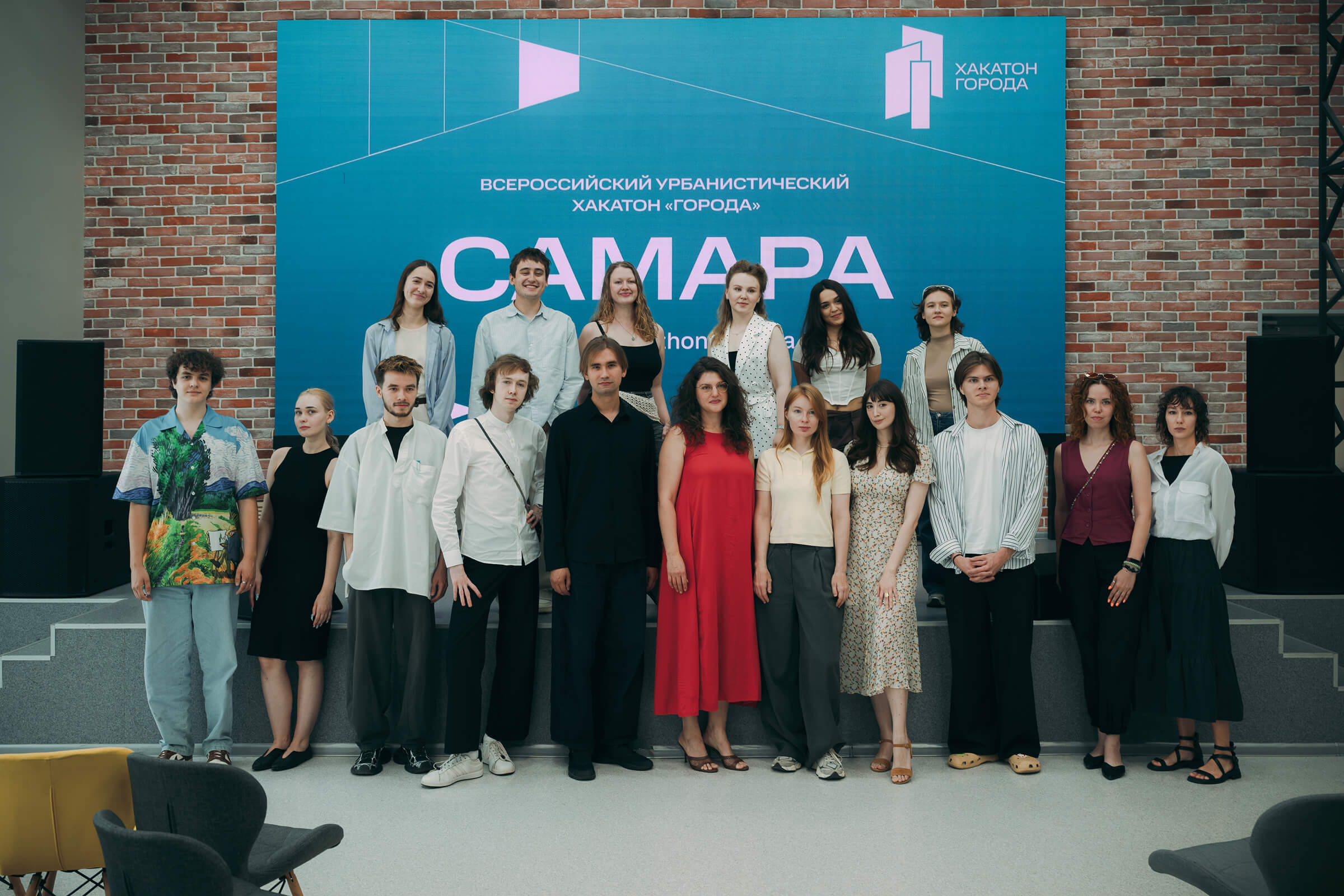 Спикер выступает перед участниками